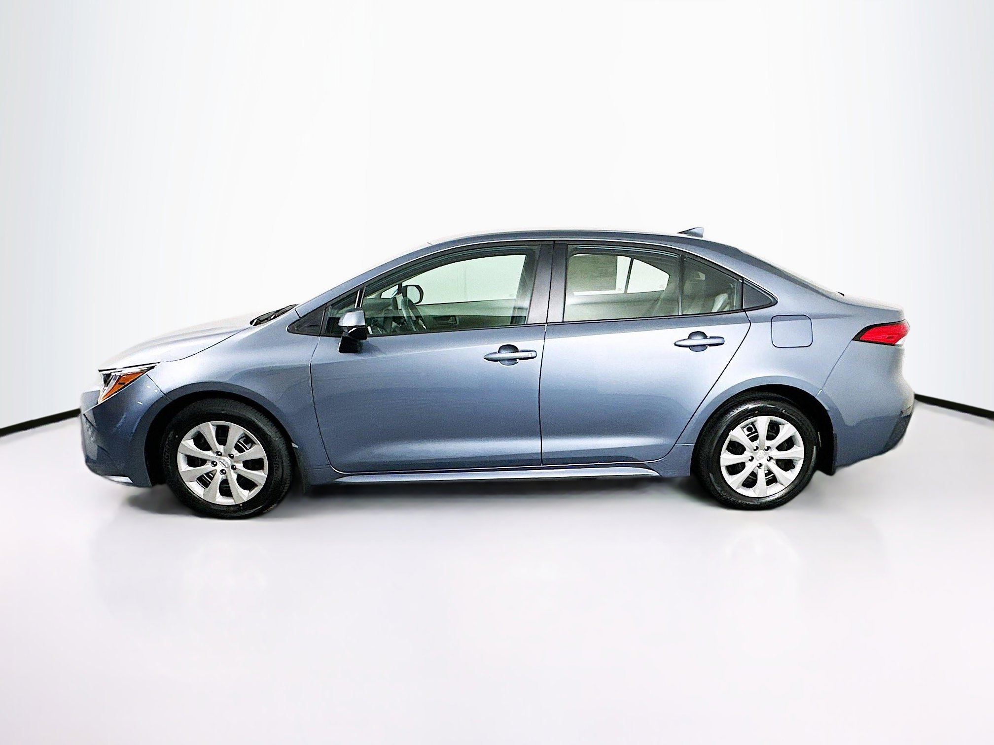 Used 2026 Toyota Corolla LE image 4