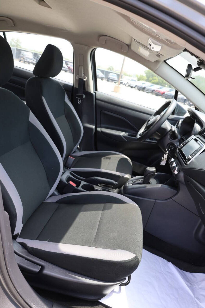 Used 2025 Nissan Versa S w/ Trunk Package FWD image 15