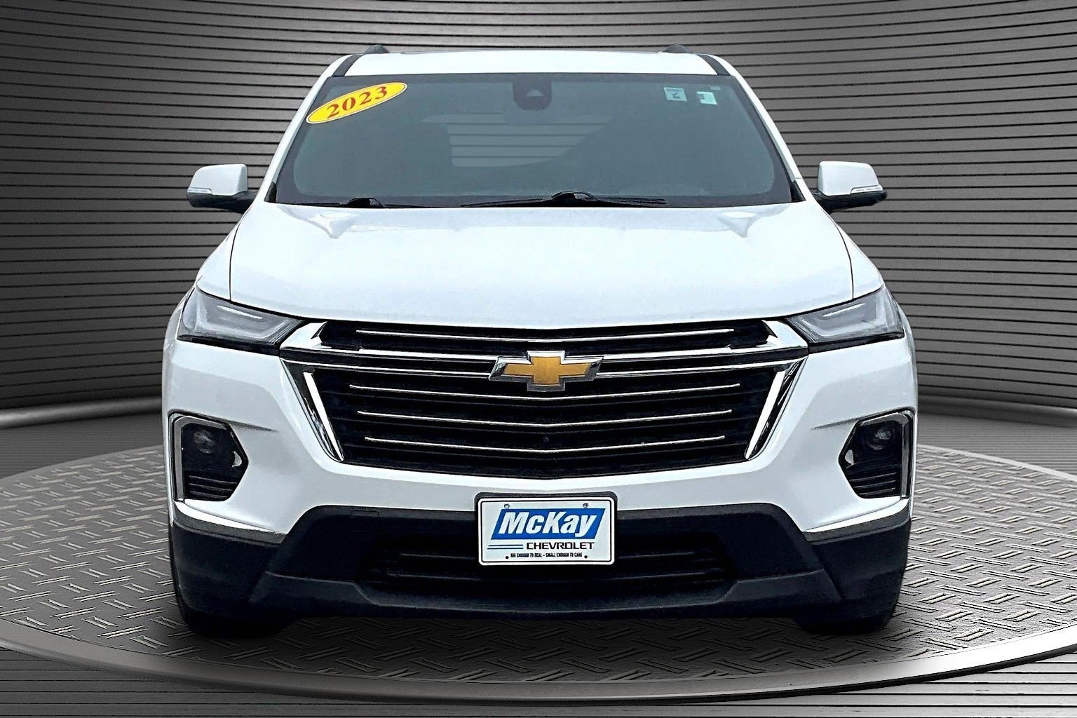 Used 2023 Chevrolet Traverse LT w/ LT Premium Package AWD/4WD image 2