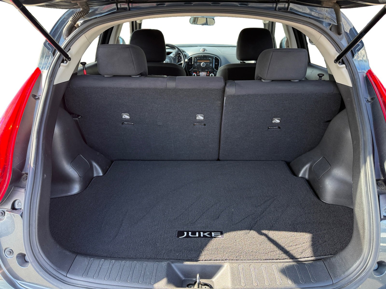 Used 2013 Nissan Juke SV image 17