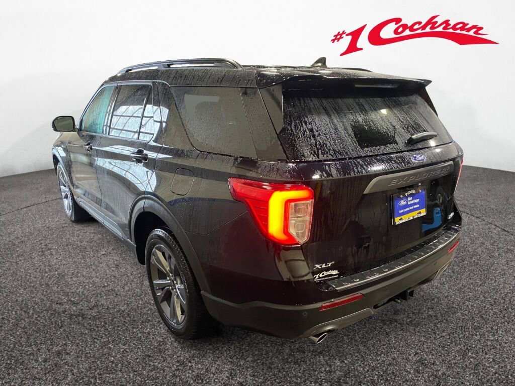 Used 2023 Ford Explorer XLT w/ Equipment Group 202A image 5