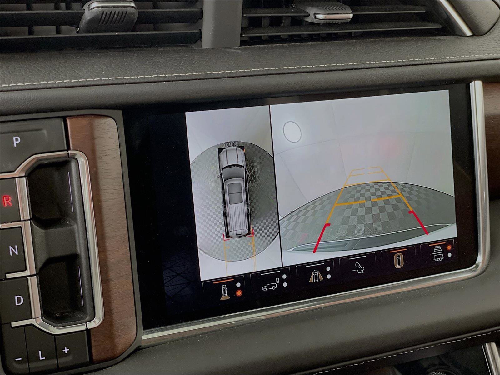 Used 2023 GMC Yukon XL Denali Ultimate image 18