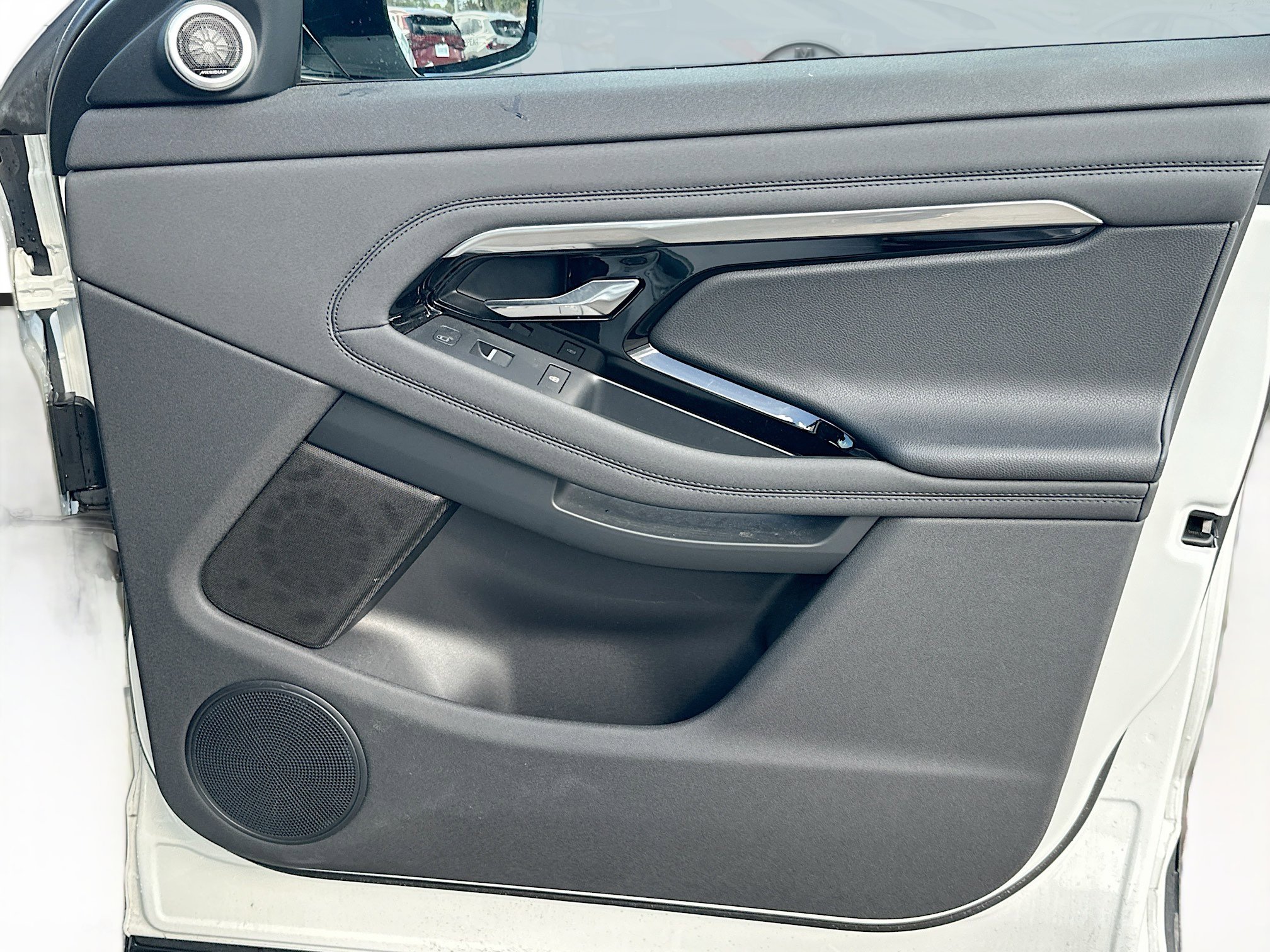 Used 2022 Land Rover Range Rover Evoque R-Dynamic SE image 35