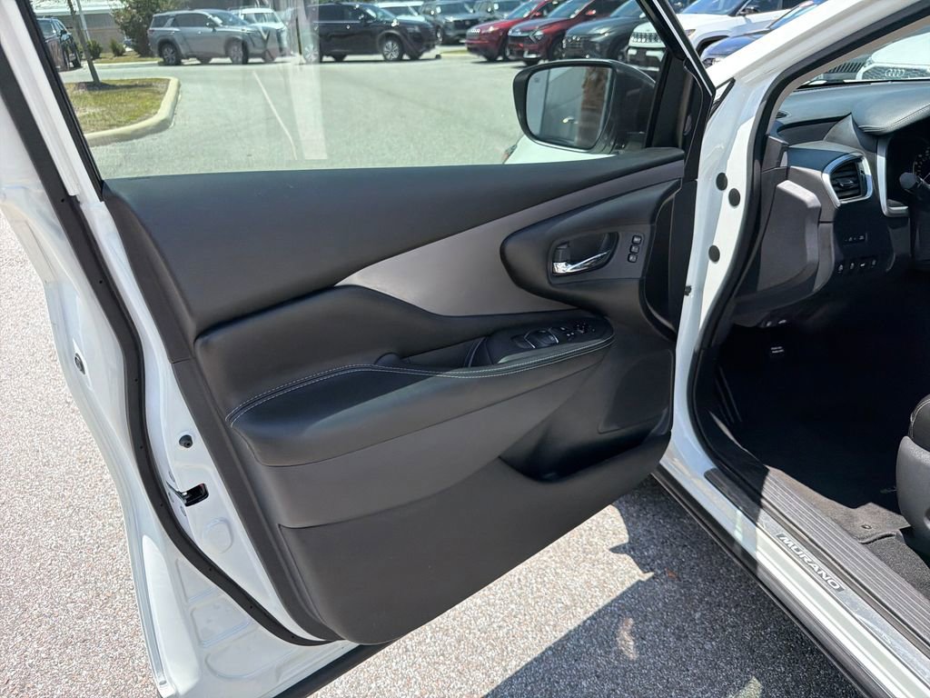 Used 2022 Nissan Murano SL w/ Cargo Package FWD image 13