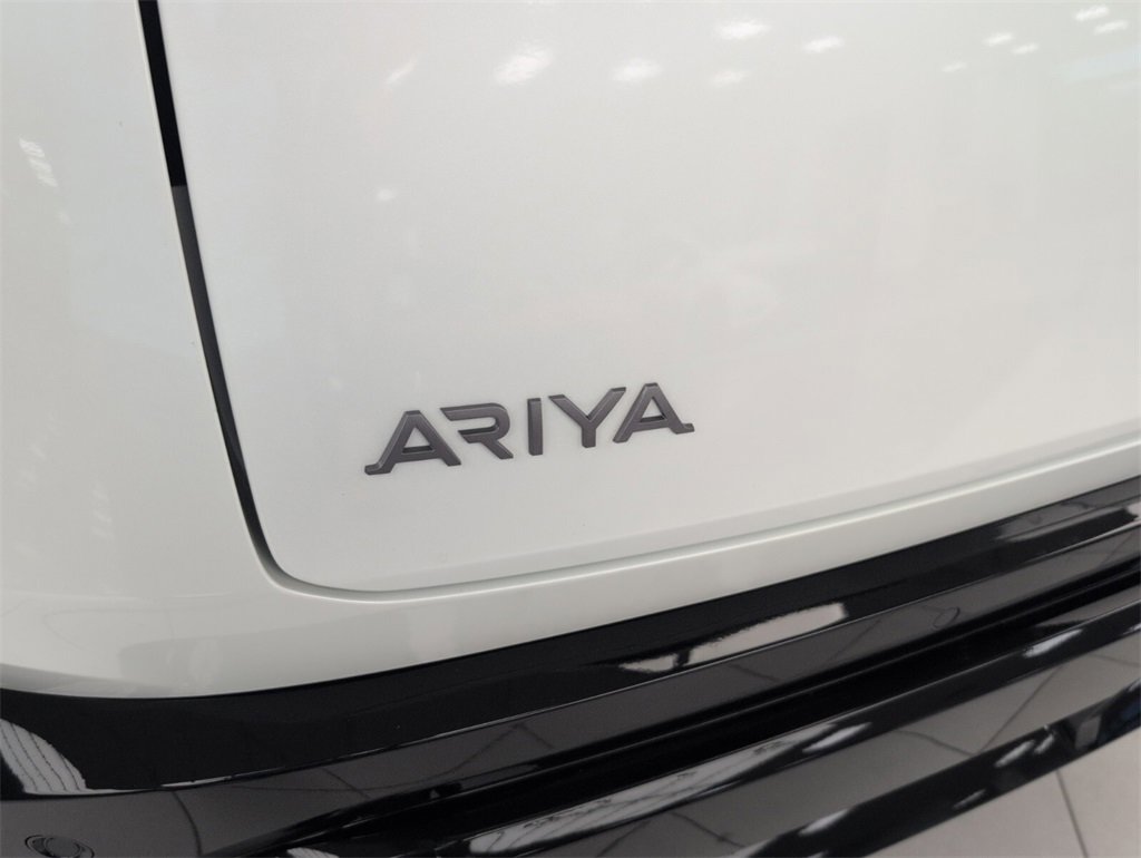 New 2025 Nissan Ariya Platinum image 9