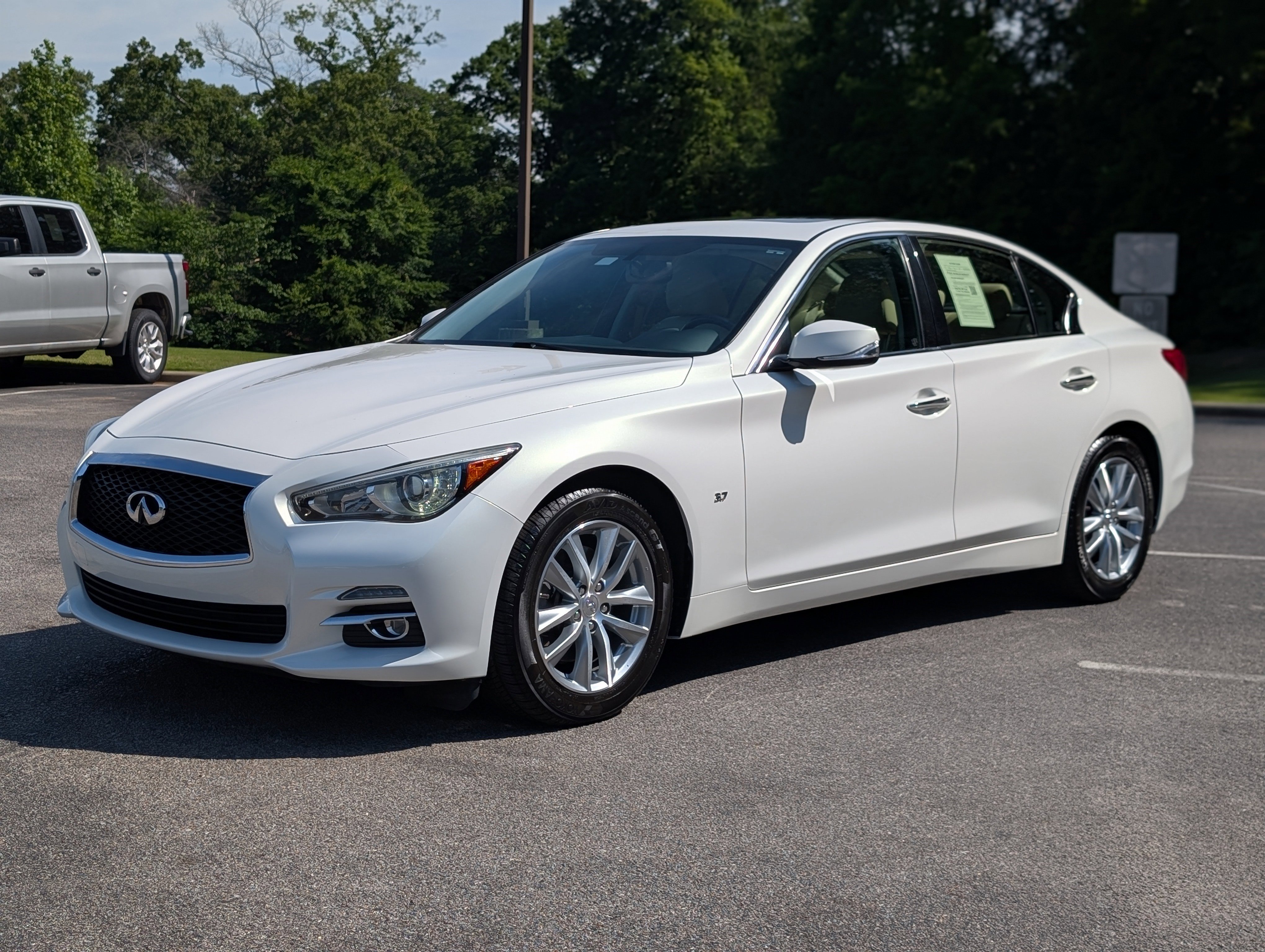 Used 2015 INFINITI Q50 Premium w/ Navigation Package AWD/4WD image 5