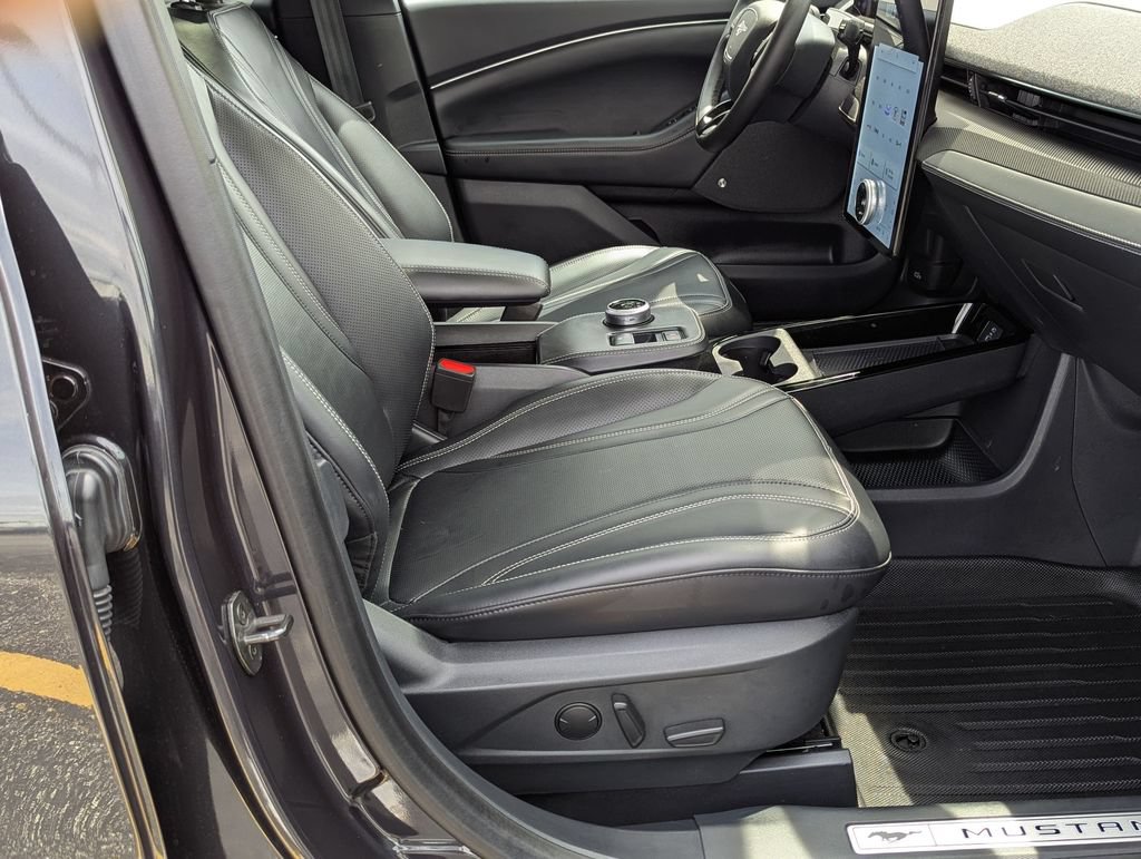 Used 2022 Ford Mustang Mach-E Premium AWD/4WD image 26