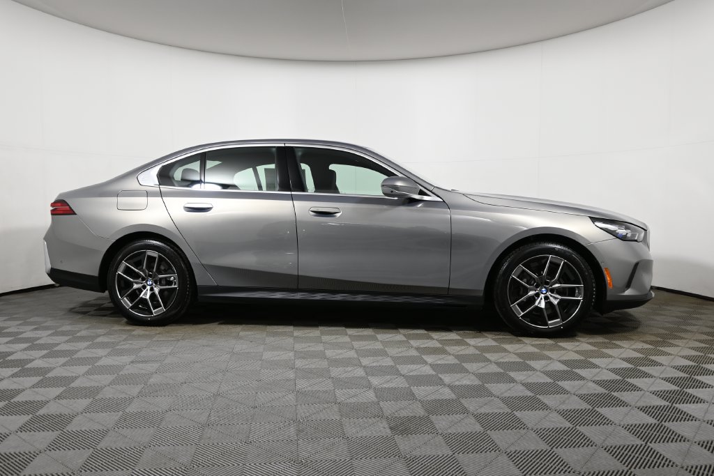 Used 2026 BMW 530i xDrive w/ Premium Package AWD/4WD image 8
