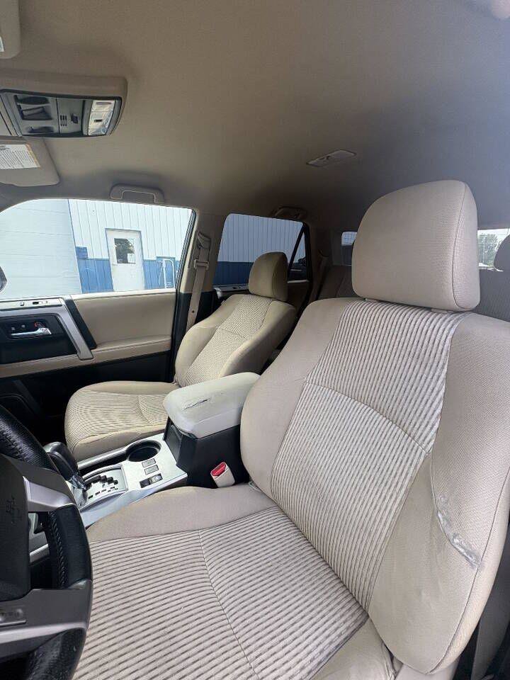 Used 2016 Toyota 4Runner SR5 RWD image 4