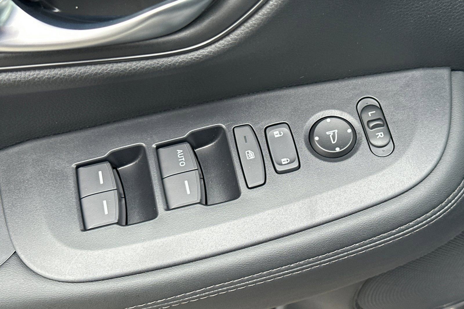 New 2026 Honda HR-V LX image 24