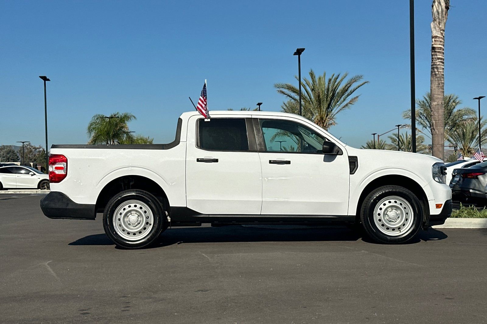 Used 2022 Ford Maverick XL image 3