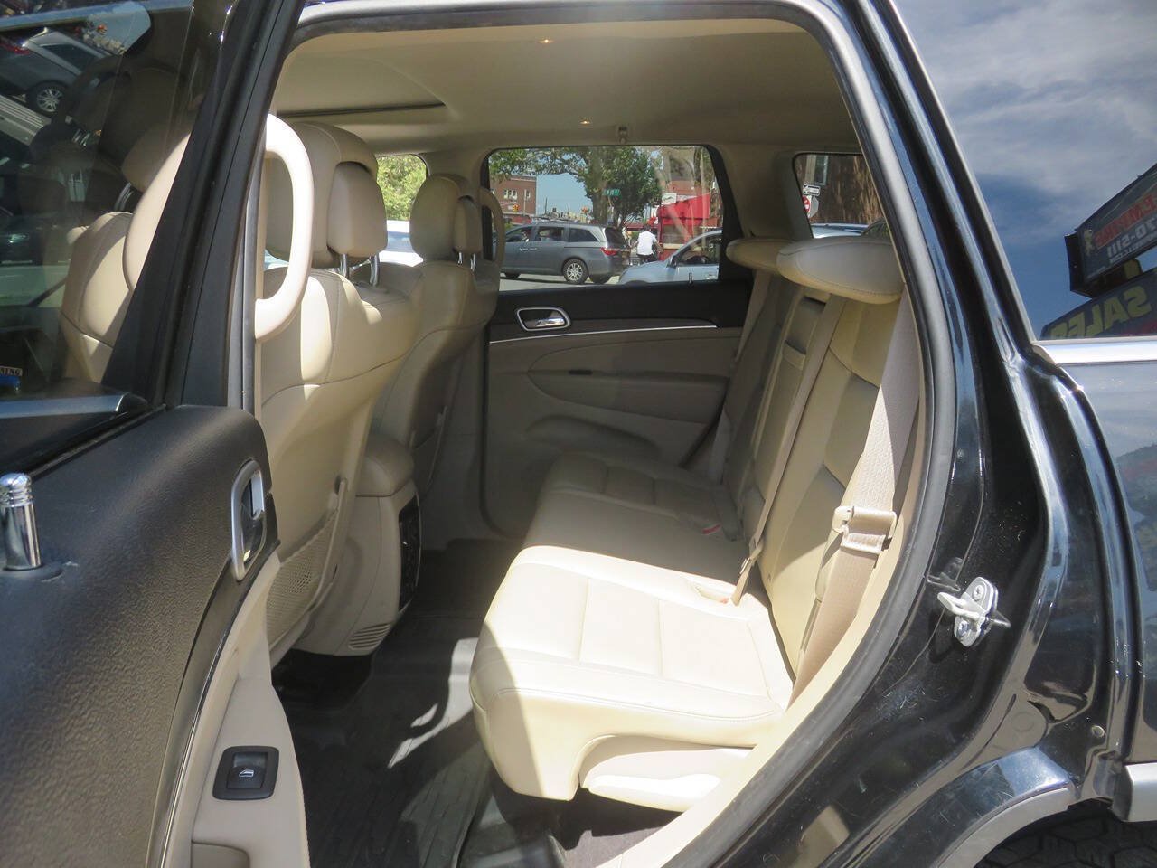 Used 2018 Jeep Grand Cherokee Limited AWD/4WD image 21