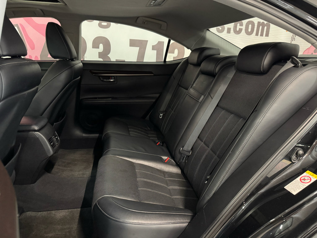 Used 2016 Lexus ES 350 w/ Luxury Package w/Wood Trim FWD image 21
