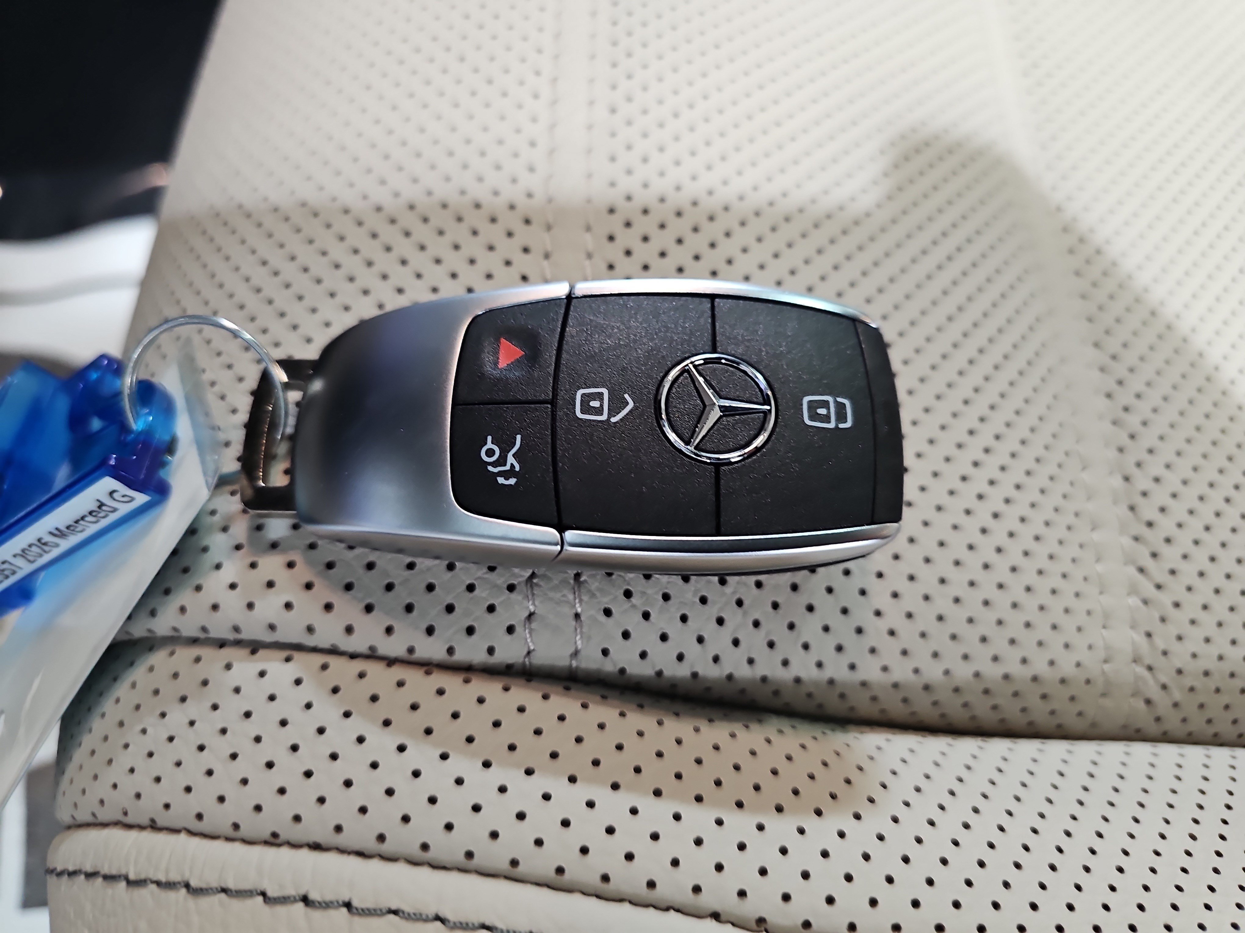 New 2026 Mercedes-Benz GLS 450 4MATIC image 38