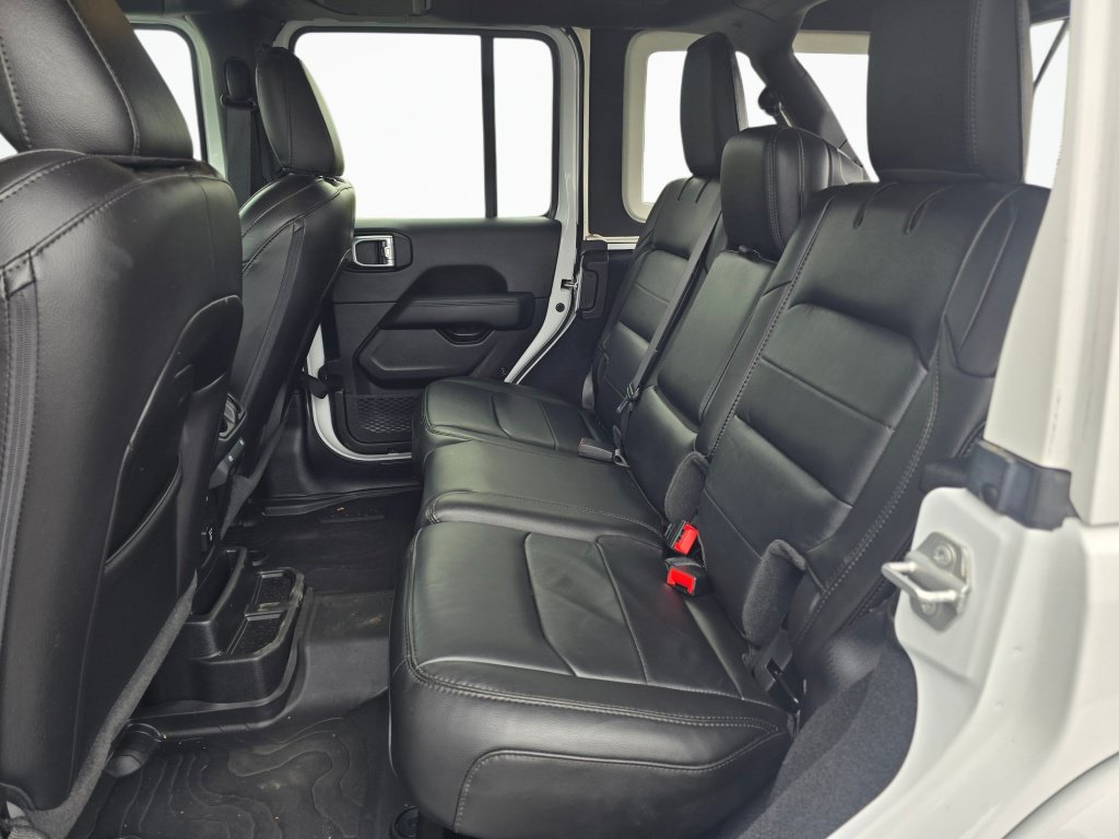 Used 2022 Jeep Wrangler Unlimited Sahara AWD/4WD image 20