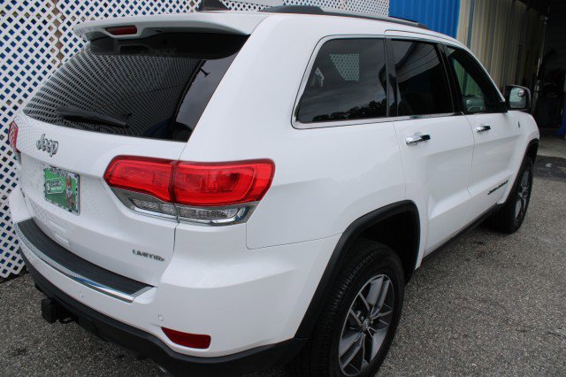 Used 2017 Jeep Grand Cherokee Limited image 3