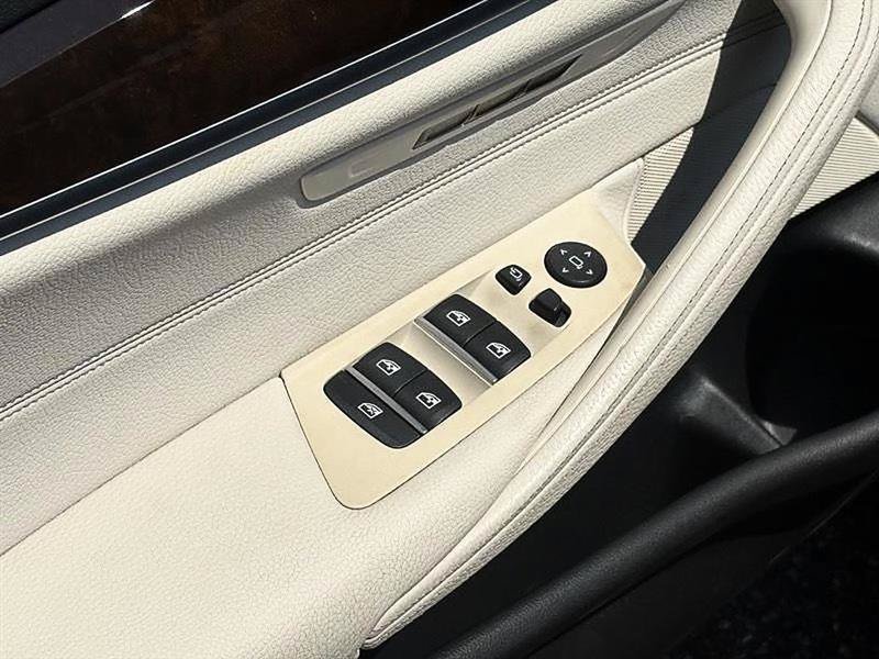 Used 2017 BMW 530i RWD image 15
