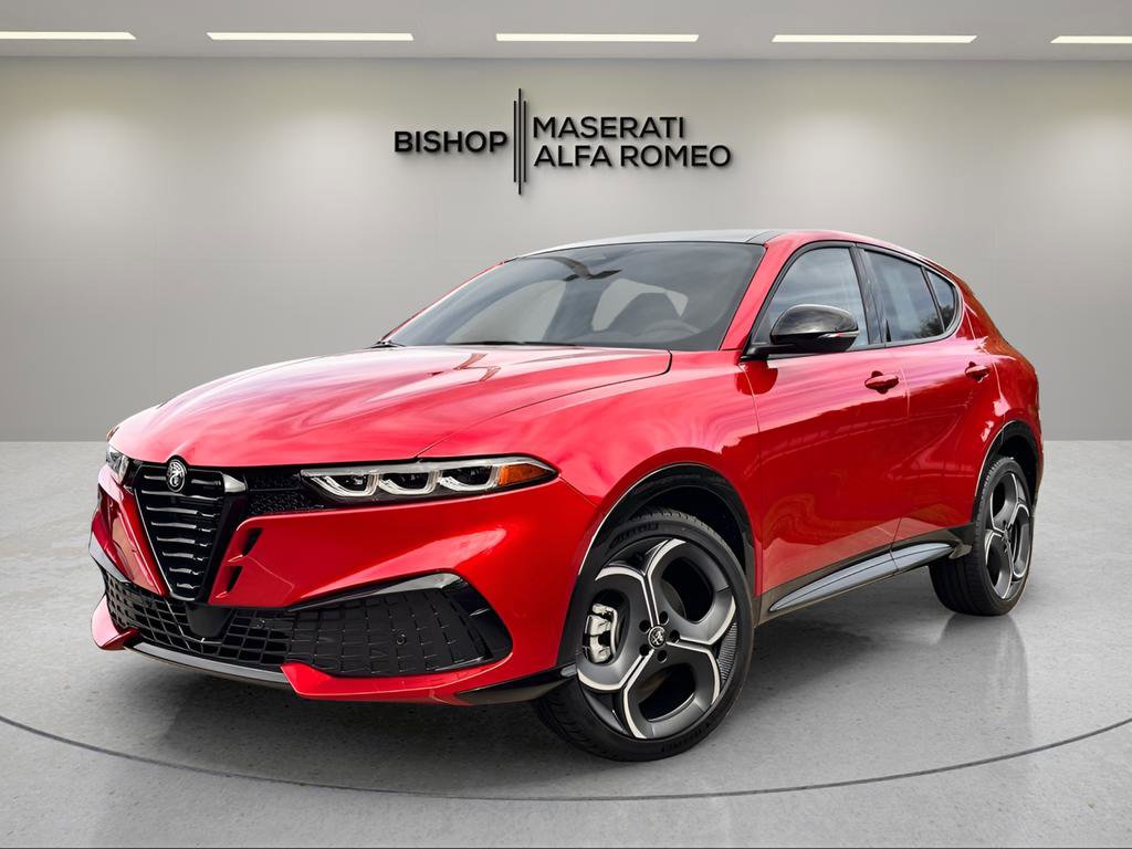 New 2026 Alfa Romeo Tonale w/ Black Premium Package image 4