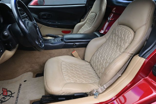 Used 2001 Chevrolet Corvette Convertible w/ Preferred Equipment Group2 RWD image 24