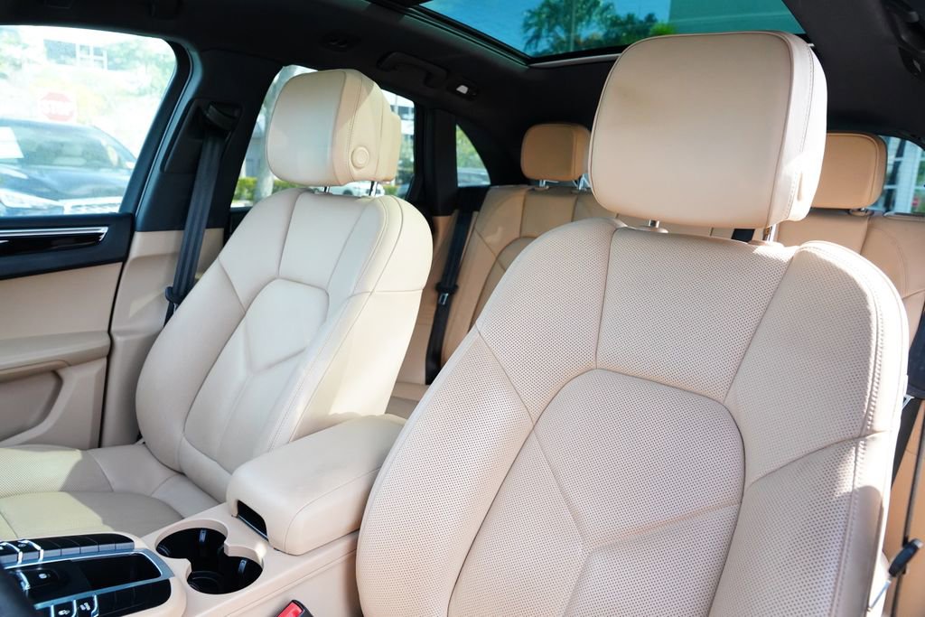 Used 2019 Porsche Macan AWD/4WD image 22