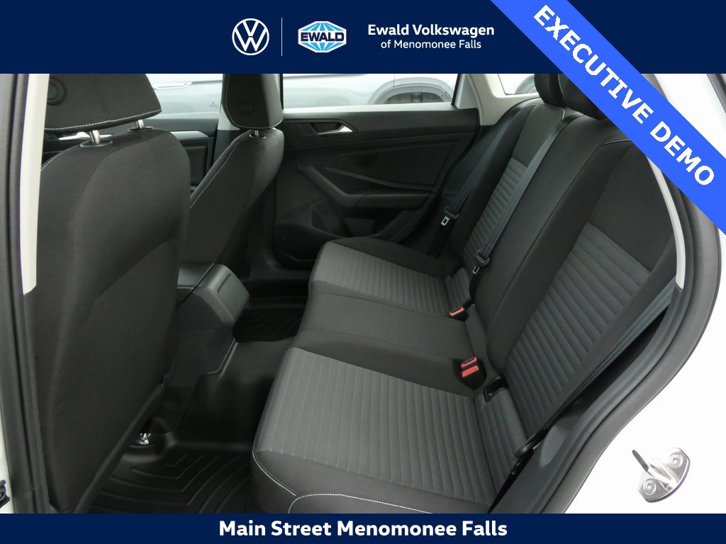 Certified 2025 Volkswagen Jetta S image 40