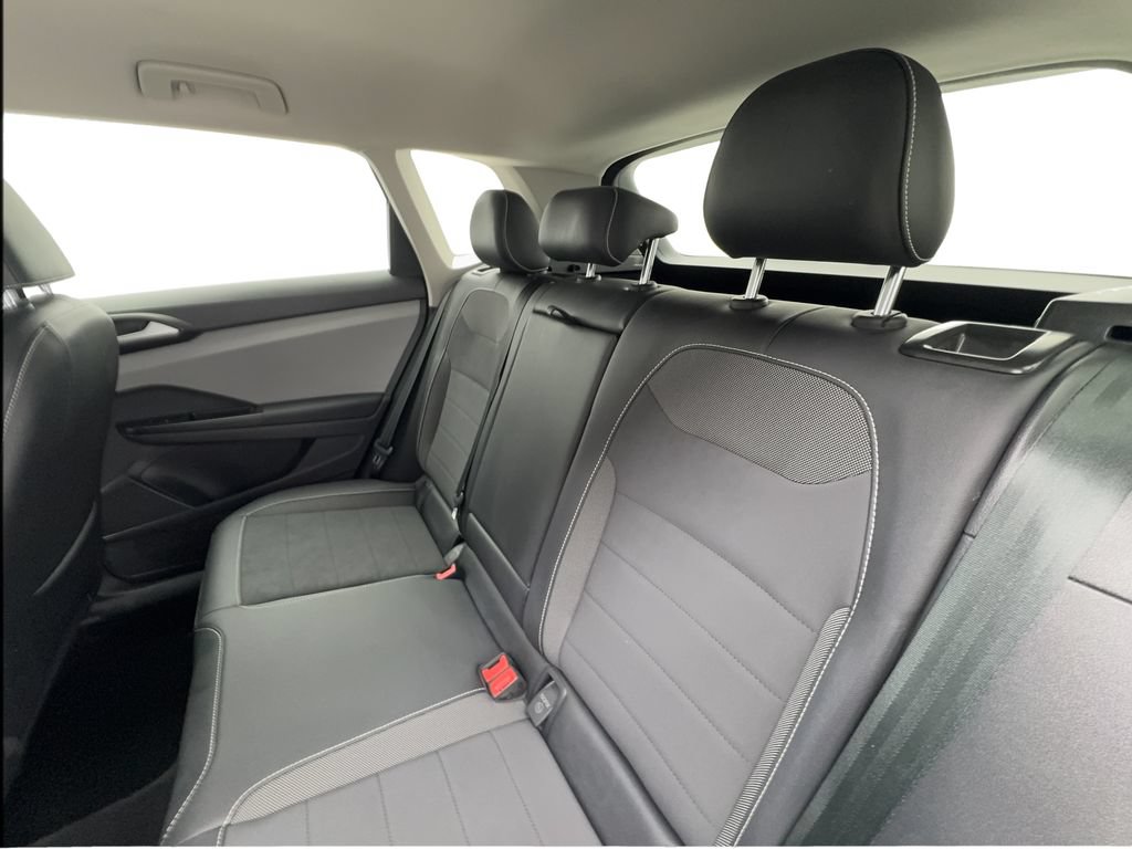 Used 2023 Volkswagen Taos SE FWD image 23