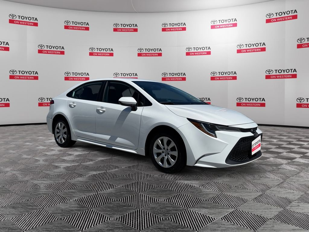 Used 2022 Toyota Corolla LE image 1