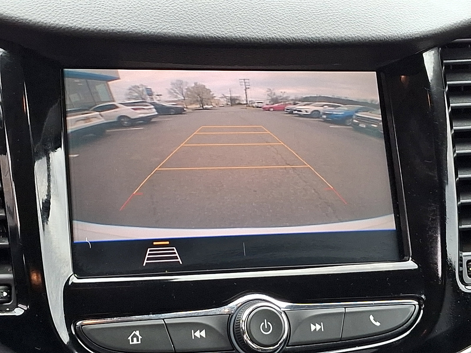 Used 2022 Chevrolet Trax LT w/ Driver Confidence Package image 18