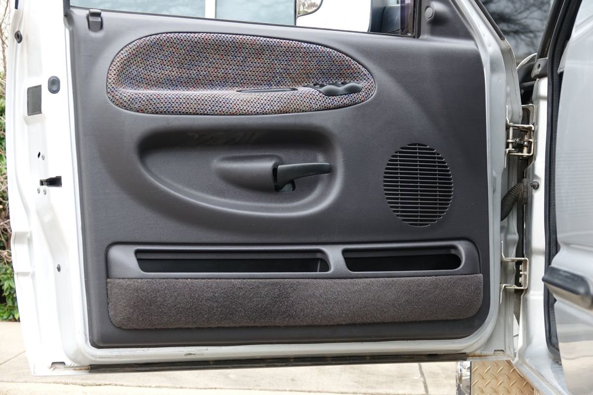 Used 2002 Dodge Ram 2500 Truck SLT image 36