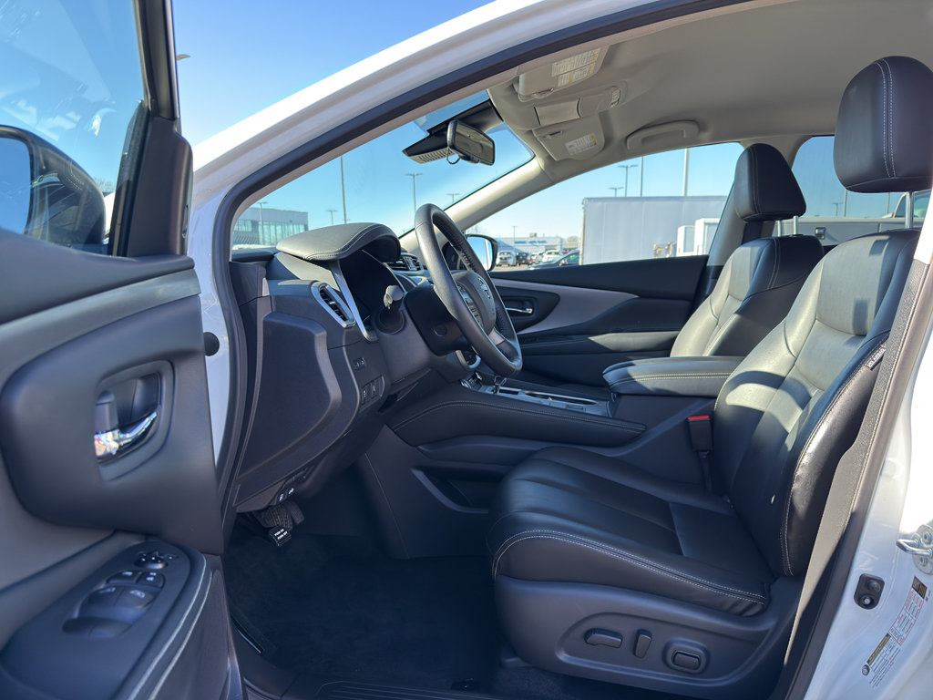 Certified 2024 Nissan Murano SV w/ SV Midnight Edition Package image 11