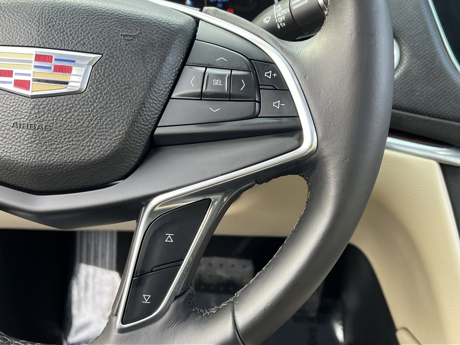 Used 2017 Cadillac XT5 Luxury w/ LPO, Wheel Lock Package image 30