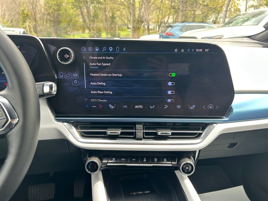 Used 2025 Chevrolet Equinox EV LT FWD image 21
