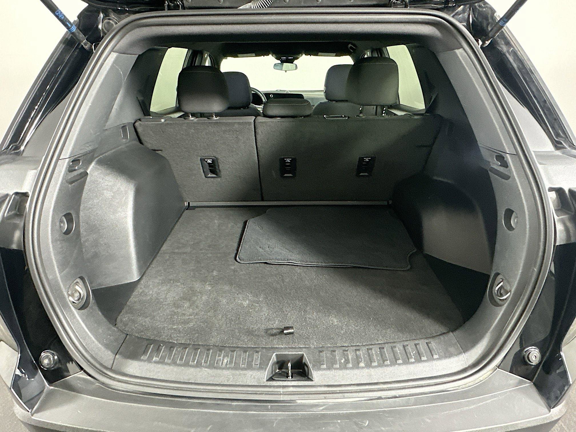 Used 2025 Chevrolet Equinox LT image 29