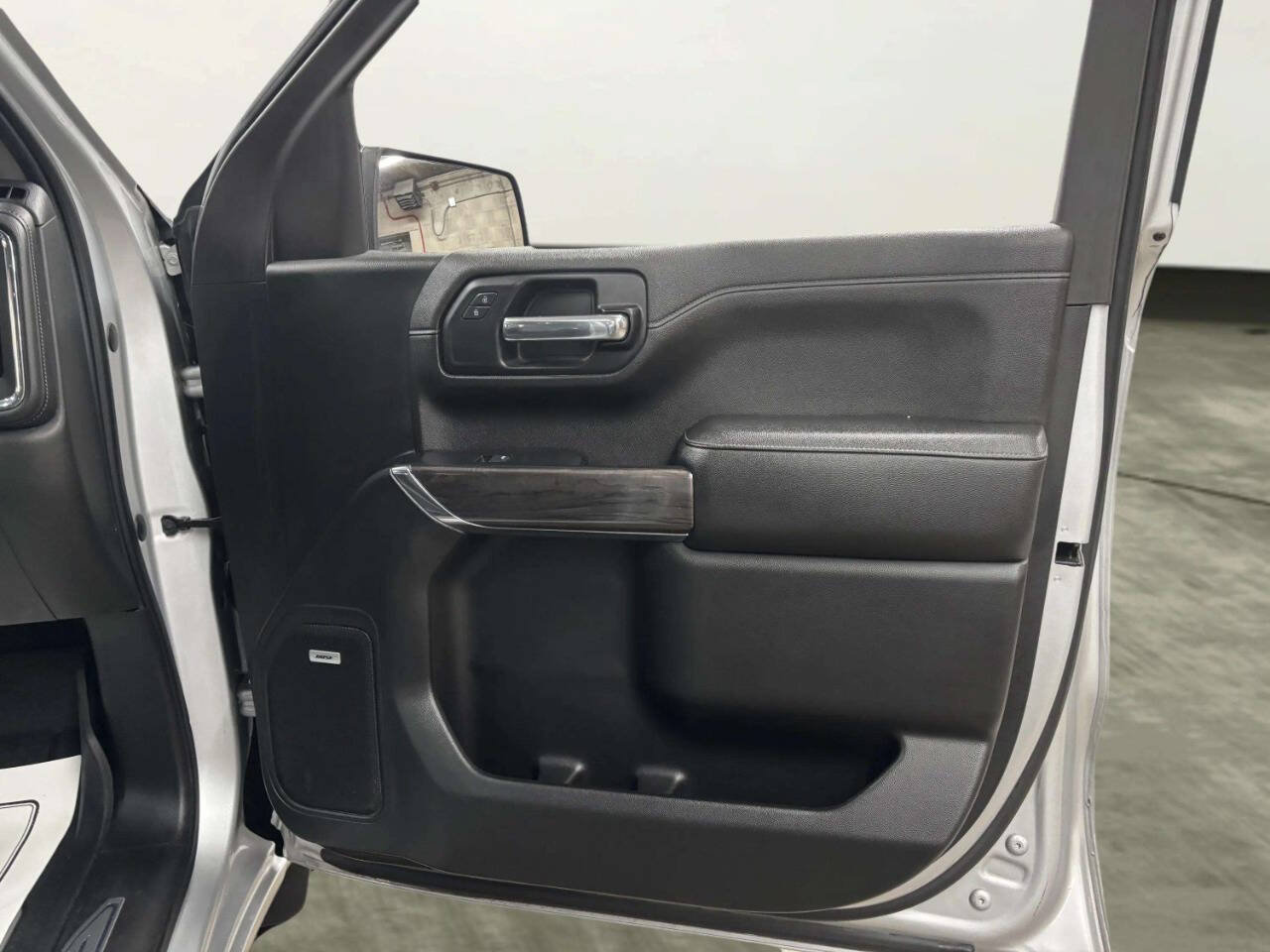 Used 2019 Chevrolet Silverado 1500 LTZ w/ LTZ Premium Package AWD/4WD image 27