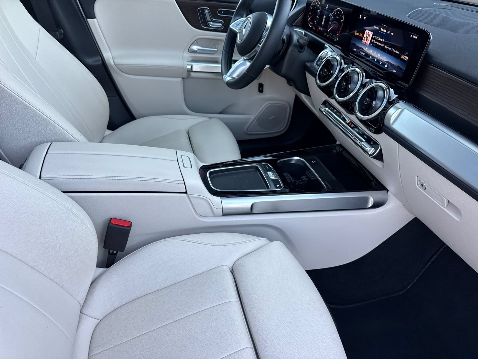 Used 2026 Mercedes-Benz GLB 250 image 17