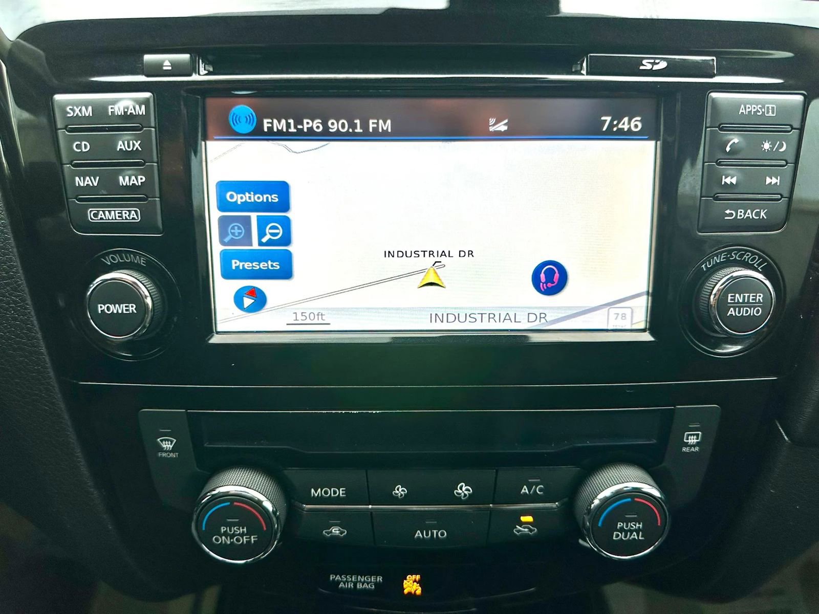 Used 2017 Nissan Rogue SL w/ SL Premium Package FWD image 24