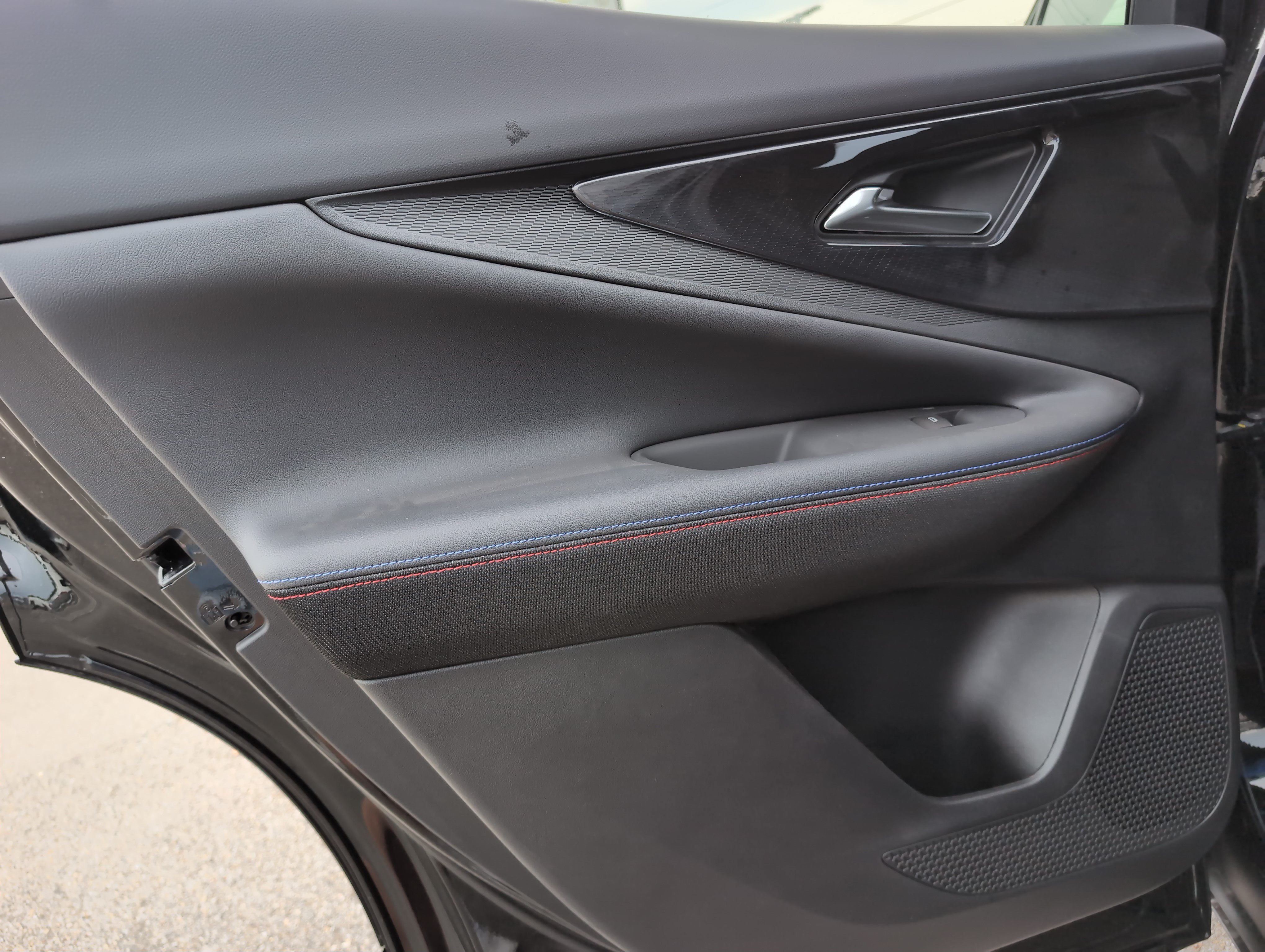 New 2025 Chevrolet Blazer EV RS RWD image 28
