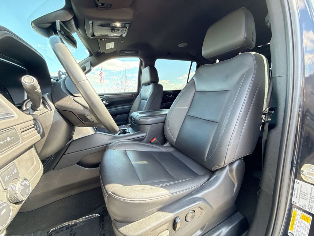 Used 2023 Chevrolet Suburban LT image 13