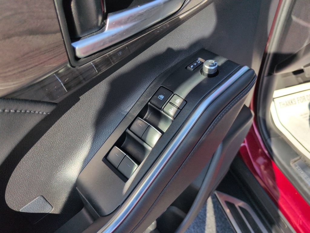 Certified 2025 Toyota Highlander Platinum AWD/4WD image 11