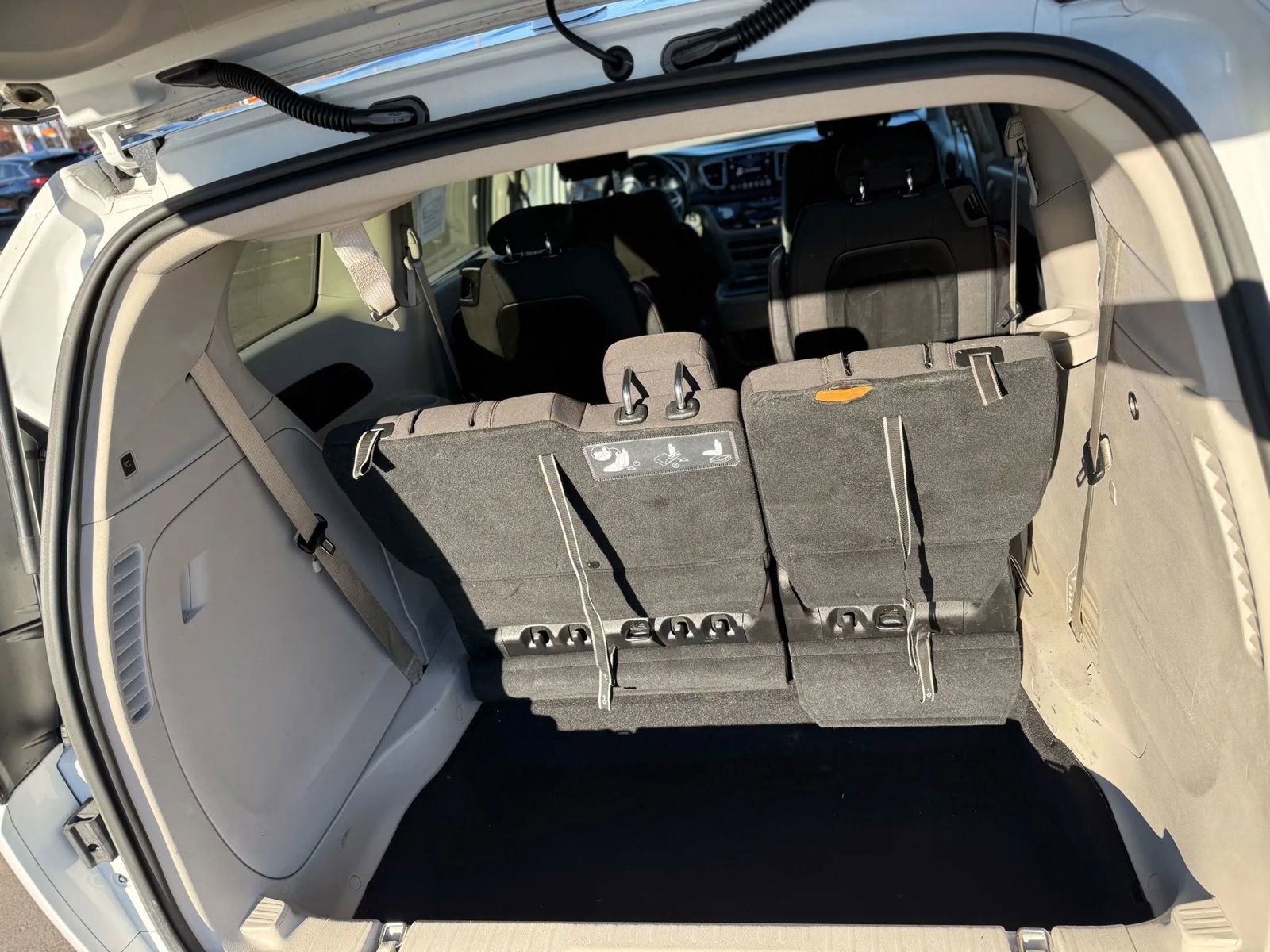 Used 2019 Chrysler Pacifica Touring Plus w/ Advanced Safetytec Group image 15