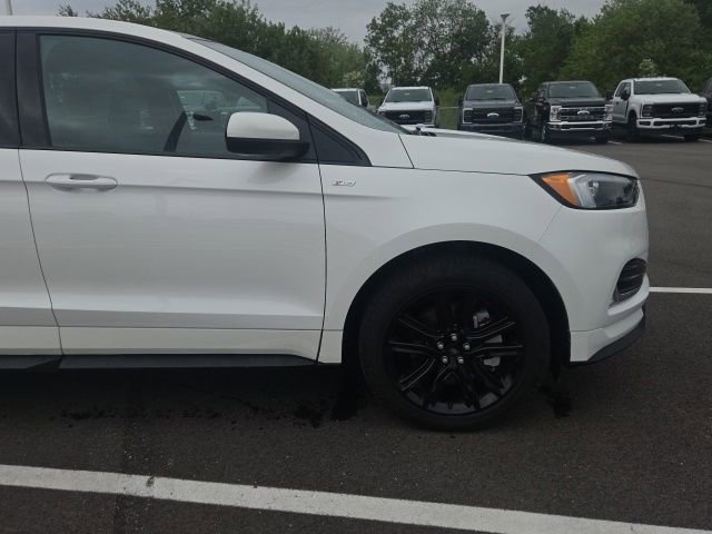 Used 2023 Ford Edge ST-Line w/ Class II Trailer Tow Package AWD/4WD image 4