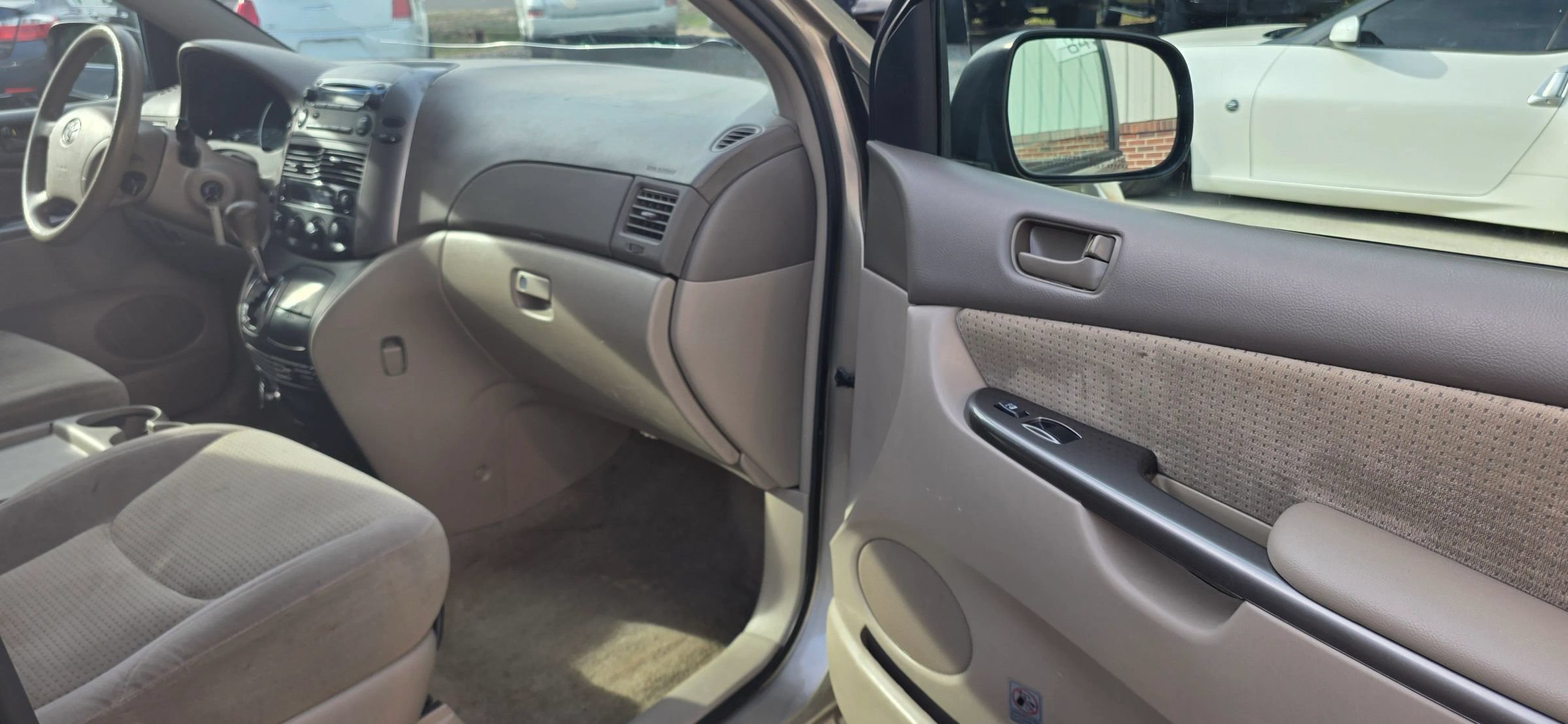 Used 2010 Toyota Sienna CE FWD image 14