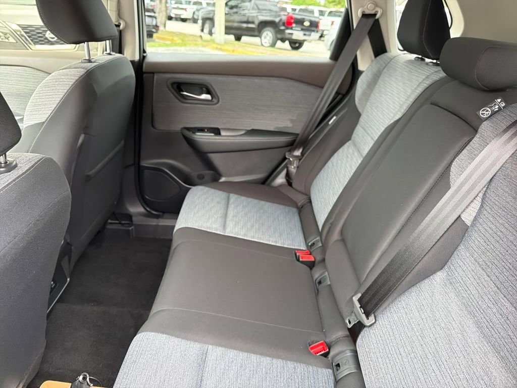 Certified 2023 Nissan Rogue SV image 32