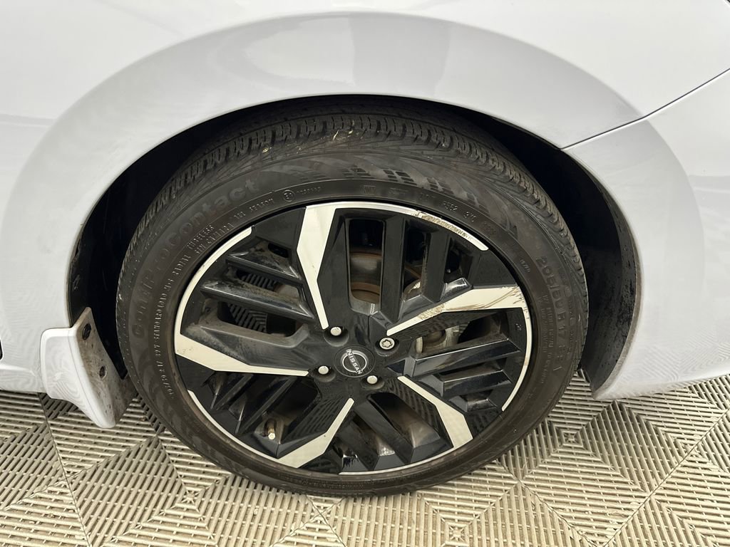 Used 2023 Nissan Versa SR w/ Trunk Package image 12