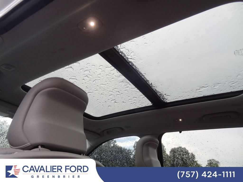 Used 2021 Jeep Grand Cherokee L Overland w/ Luxury Tech Group IV AWD/4WD image 17