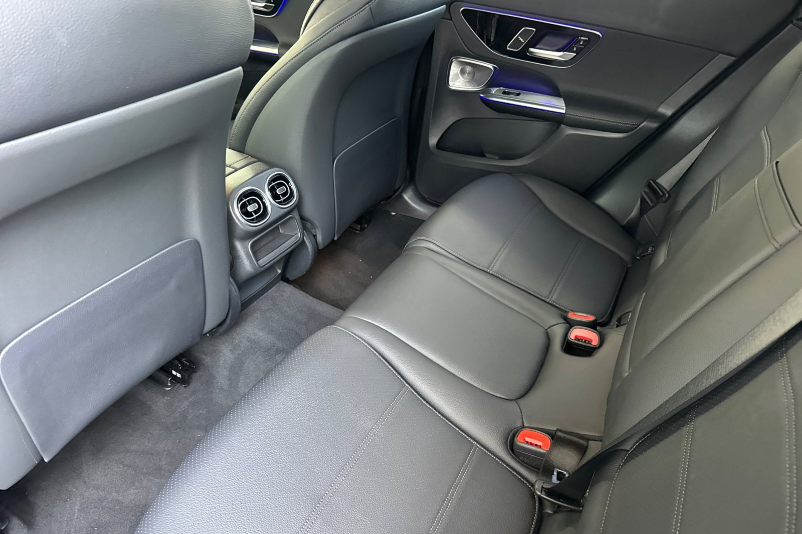 Certified 2025 Mercedes-Benz GLC 300 4MATIC image 27