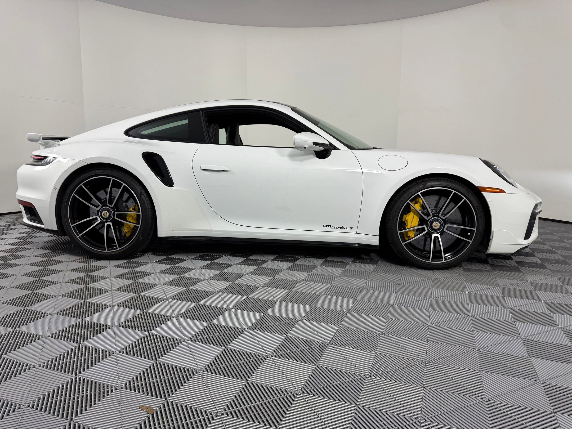 Certified 2022 Porsche 911 Turbo S image 8