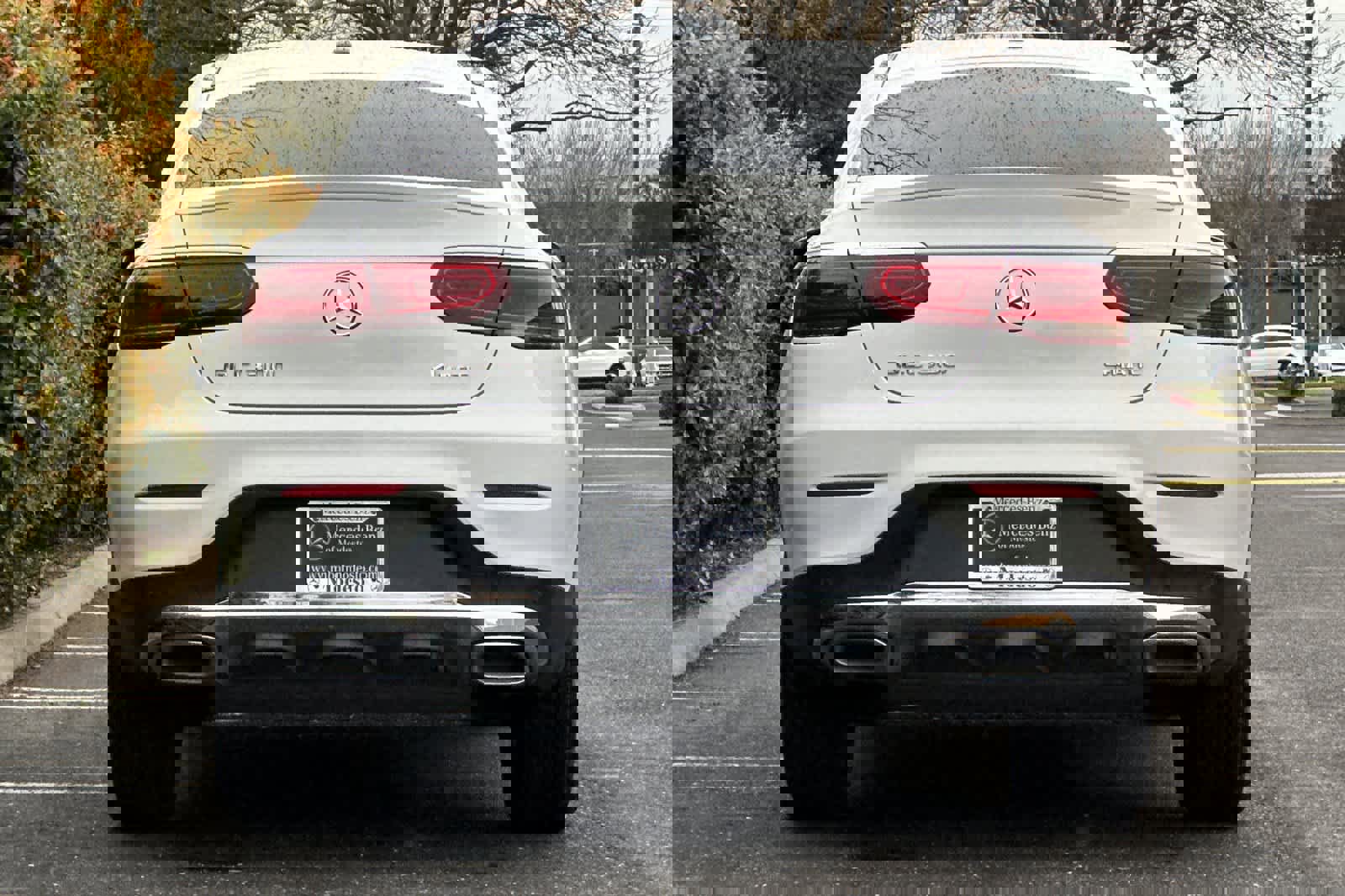 Used 2020 Mercedes-Benz GLC 300 4MATIC Coupe image 4