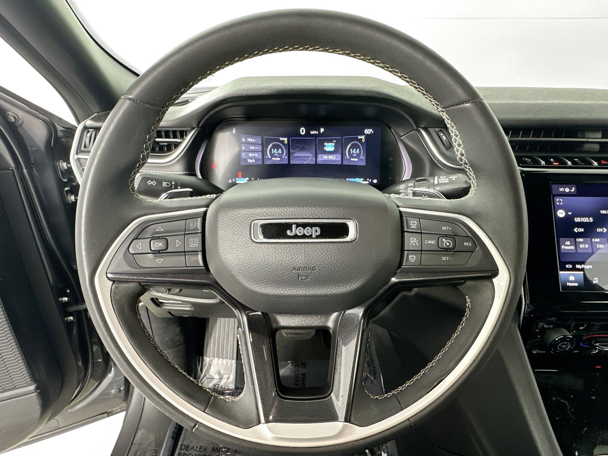 Used 2023 Jeep Grand Cherokee Altitude image 11