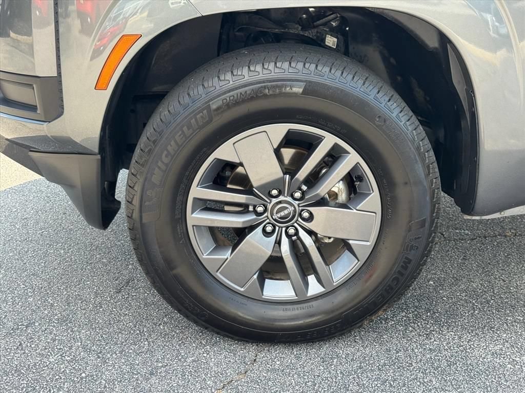 Certified 2025 Nissan Frontier SV RWD image 9